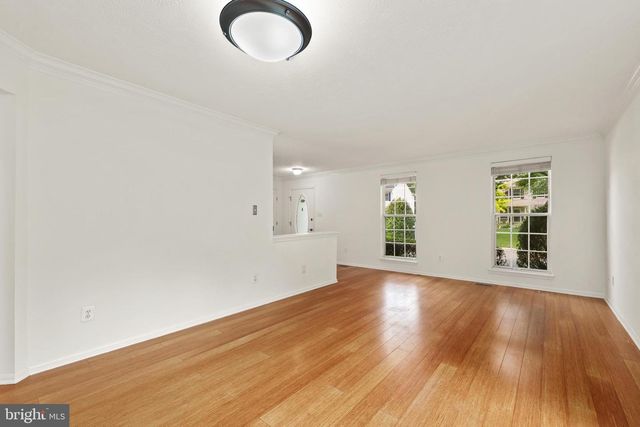 9242 MATTHEW DR, Manassas Park, VA 20111