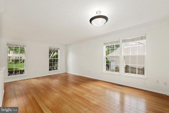 9242 MATTHEW DR, Manassas Park, VA 20111