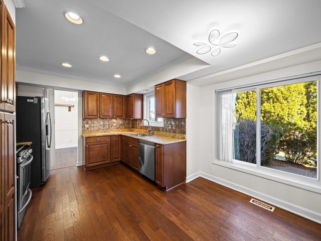 97 E HARBOR Drive, Lake Zurich, IL 60047