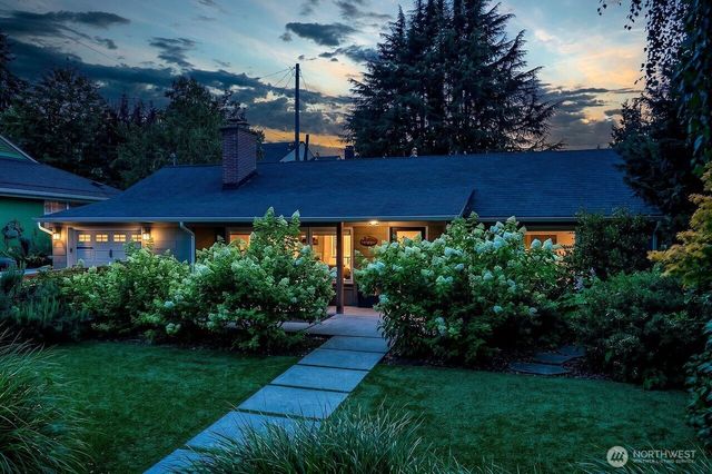 8623 30th Avenue NE, Seattle, WA 98115