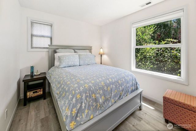 8623 30th Avenue NE, Seattle, WA 98115
