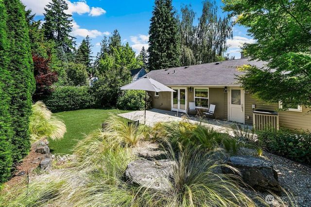 8623 30th Avenue NE, Seattle, WA 98115