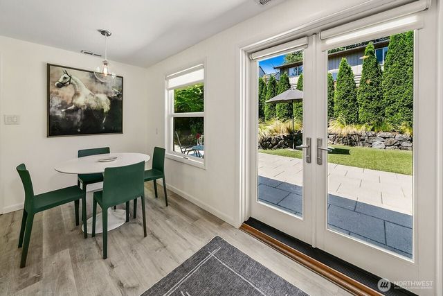 8623 30th Avenue NE, Seattle, WA 98115