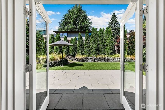 8623 30th Avenue NE, Seattle, WA 98115