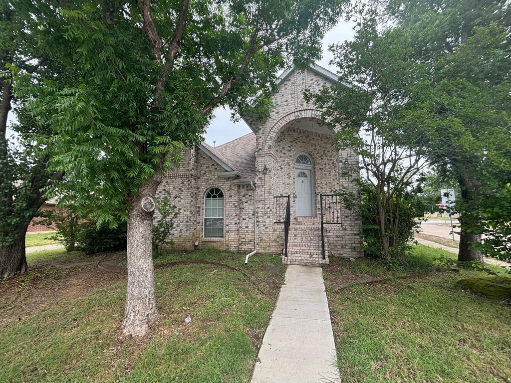 2100 Larkspur Street, Flower Mound, TX 75028