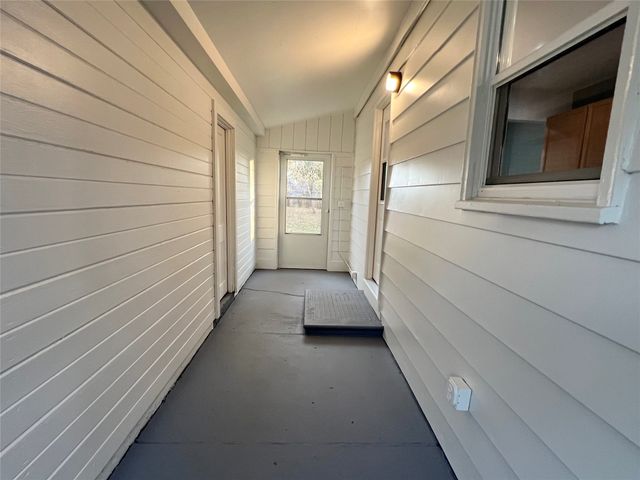 2105 S 5th Avenue E, Newton, IA 50208