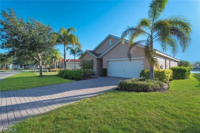 2897 Apple Blossom DR, Alva, FL 33920
