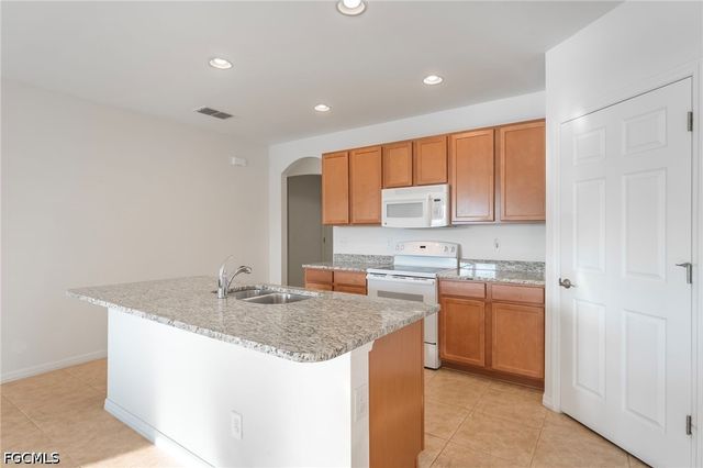 2897 Apple Blossom DR, Alva, FL 33920