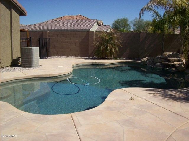 2333 W Mila Way, San Tan Valley, AZ 85144
