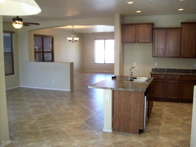 2333 W Mila Way, San Tan Valley, AZ 85144