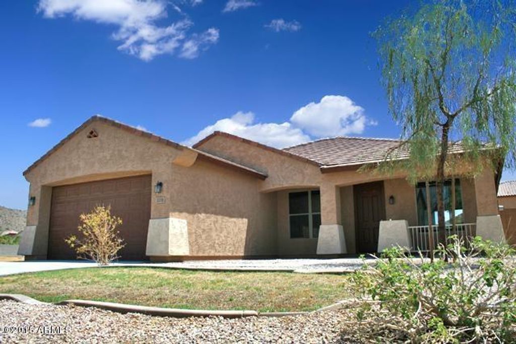 2333 W Mila Way, San Tan Valley, AZ 85144