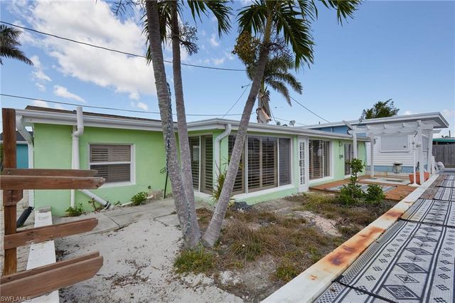 2647 Pine ST, Matlacha, FL 33993