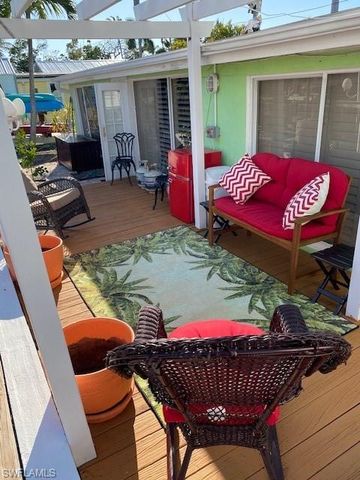 2647 Pine ST, Matlacha, FL 33993