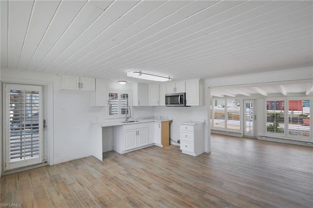 2647 Pine ST, Matlacha, FL 33993