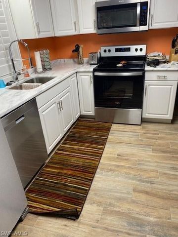 2647 Pine ST, Matlacha, FL 33993