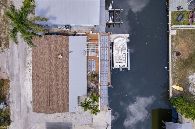 2647 Pine ST, Matlacha, FL 33993