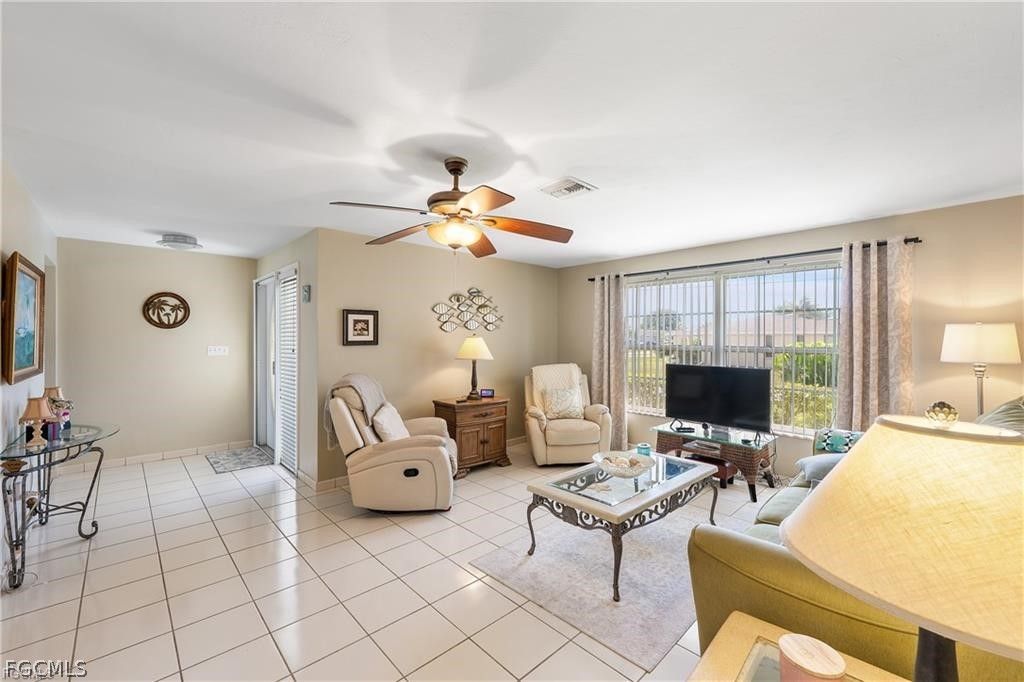 Image 10 of property listing at 3109 SE 10th AVE, Cape Coral, FL 33904