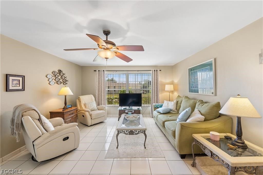 Image 11 of property listing at 3109 SE 10th AVE, Cape Coral, FL 33904