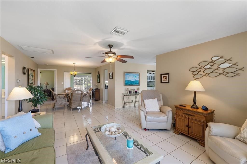 Image 13 of property listing at 3109 SE 10th AVE, Cape Coral, FL 33904