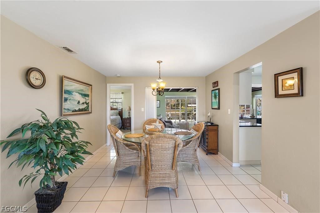 Image 14 of property listing at 3109 SE 10th AVE, Cape Coral, FL 33904