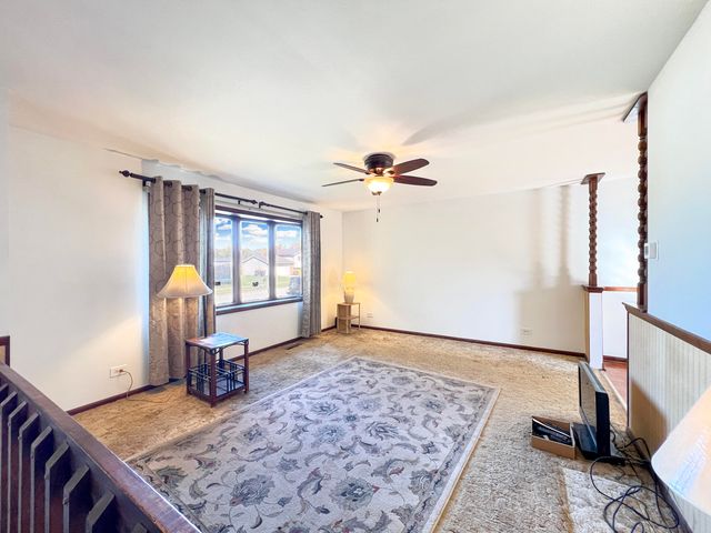 7431 W 83rd Lane, Crown Point, IN 46307