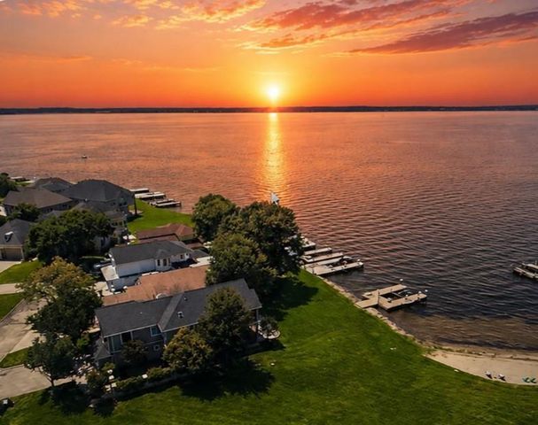 1607 Schooner Point, Willis, TX 77318