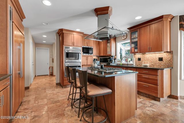 7 Monroe Drive, Marlboro, NJ 07746