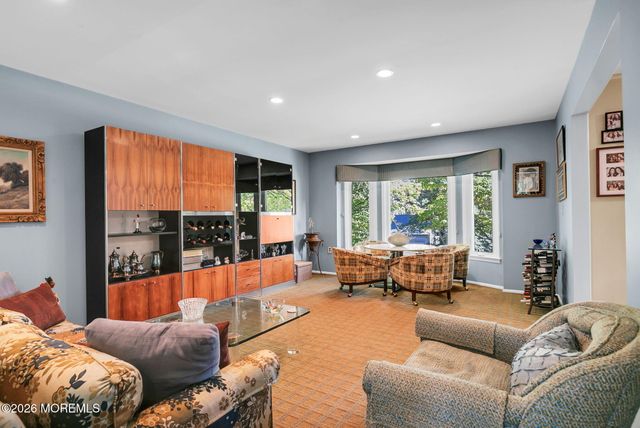 7 Monroe Drive, Marlboro, NJ 07746