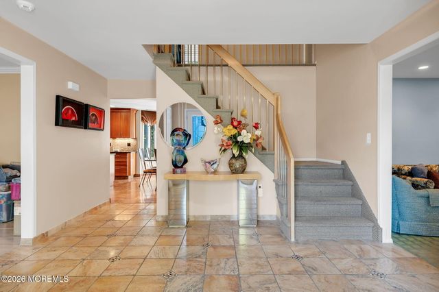 7 Monroe Drive, Marlboro, NJ 07746