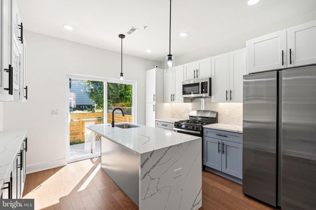 2021 N 4TH ST, Philadelphia, PA 19122