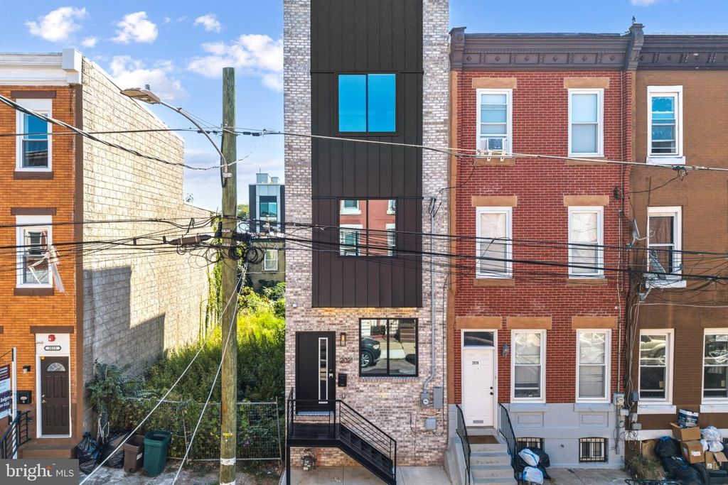 2021 N 4TH ST, Philadelphia, PA 19122