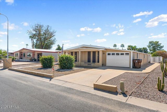9042 E OLIVE Lane S, Sun Lakes, AZ 85248