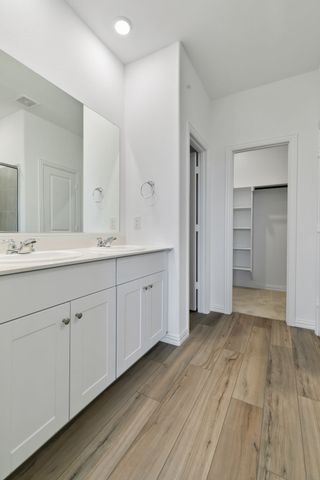 952 Dustwood Drive, Fort Worth, TX 76052