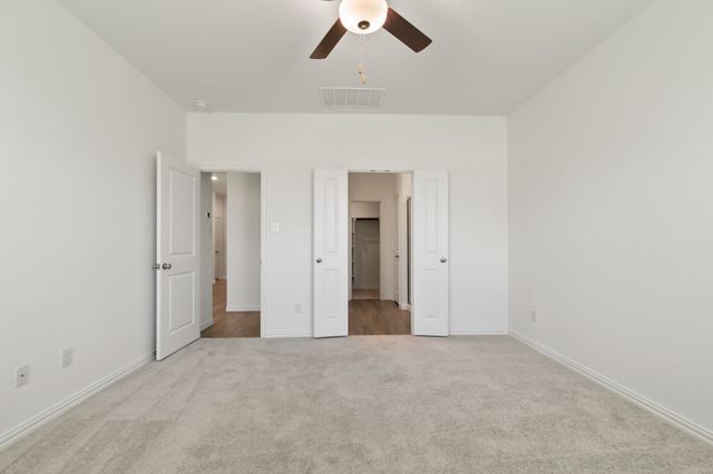 952 Dustwood Drive, Fort Worth, TX 76052