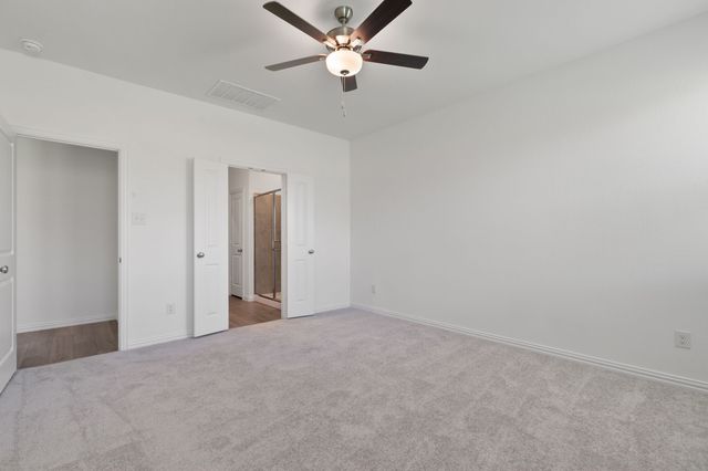 952 Dustwood Drive, Fort Worth, TX 76052