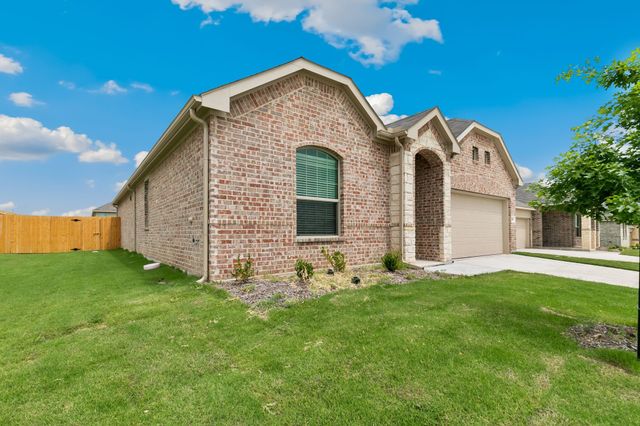 952 Dustwood Drive, Fort Worth, TX 76052