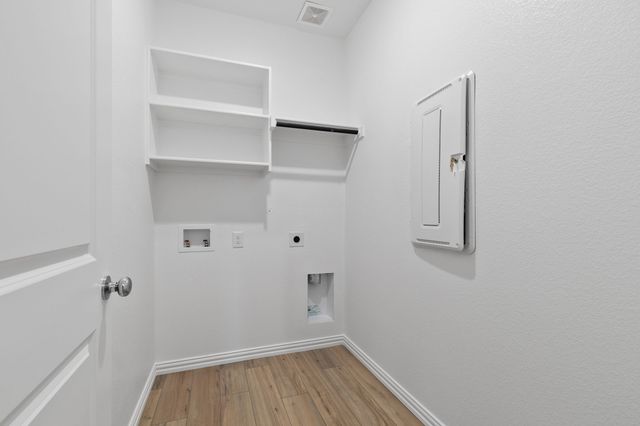 952 Dustwood Drive, Fort Worth, TX 76052