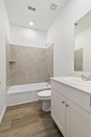 952 Dustwood Drive, Fort Worth, TX 76052