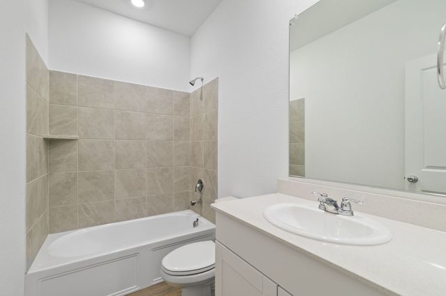 952 Dustwood Drive, Fort Worth, TX 76052