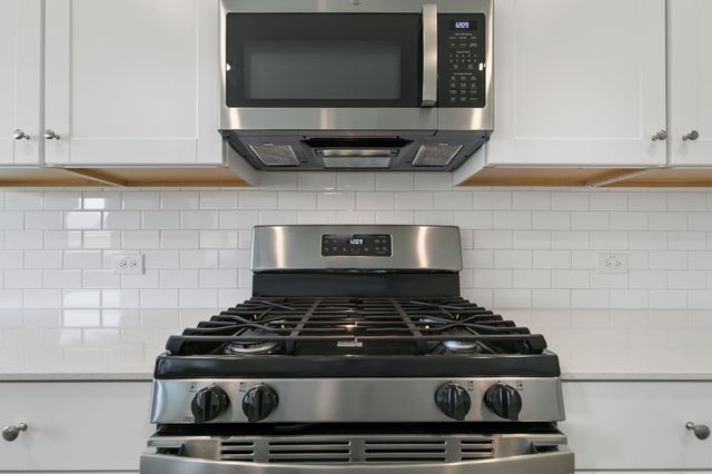 952 Dustwood Drive, Fort Worth, TX 76052