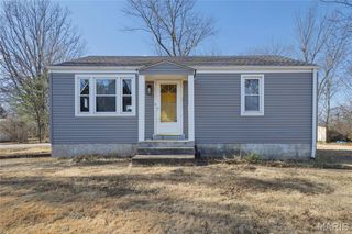 911 Self Drive, Fenton, MO 63026