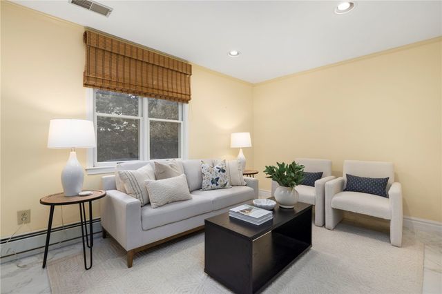 22 Miles Avenue 8, Providence, RI 02906