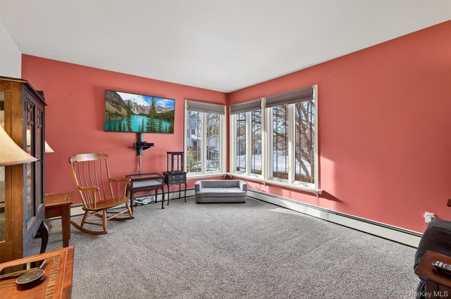 21 Scotchtown Drive, Middletown, NY 10941