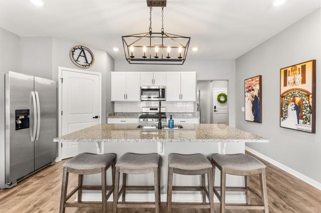 2055 Tate Farm Ln, White House, TN 37188