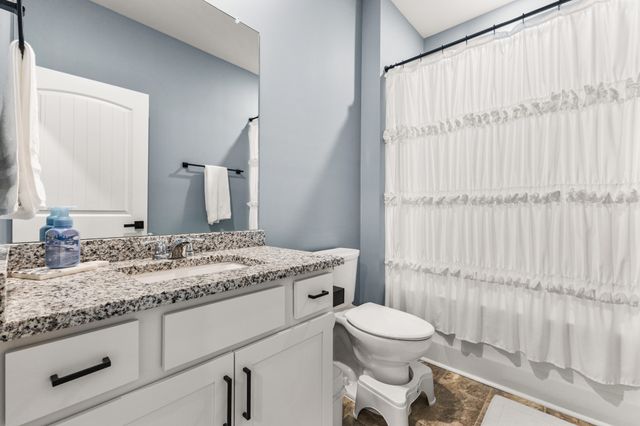 2055 Tate Farm Ln, White House, TN 37188