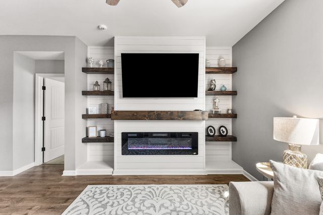 2055 Tate Farm Ln, White House, TN 37188