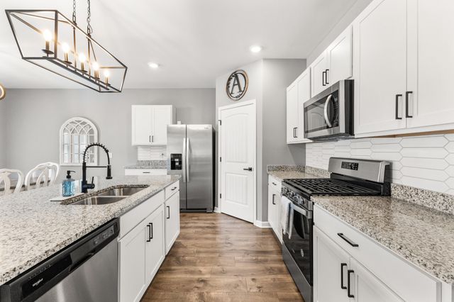 2055 Tate Farm Ln, White House, TN 37188