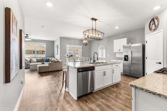 2055 Tate Farm Ln, White House, TN 37188