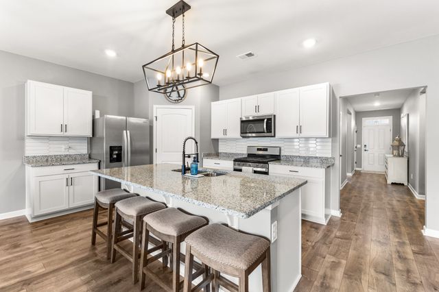 2055 Tate Farm Ln, White House, TN 37188