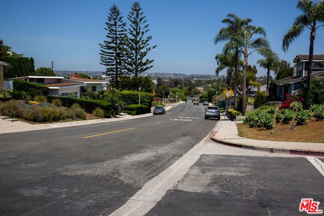 6058 W 76th Street, Los Angeles, CA 90045